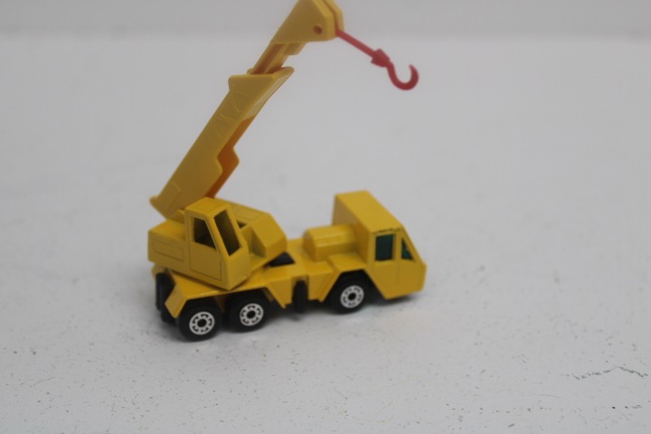 Matchbox Lesney England Superfast #49 Crane Truck Yellow Boom NEW Original Box