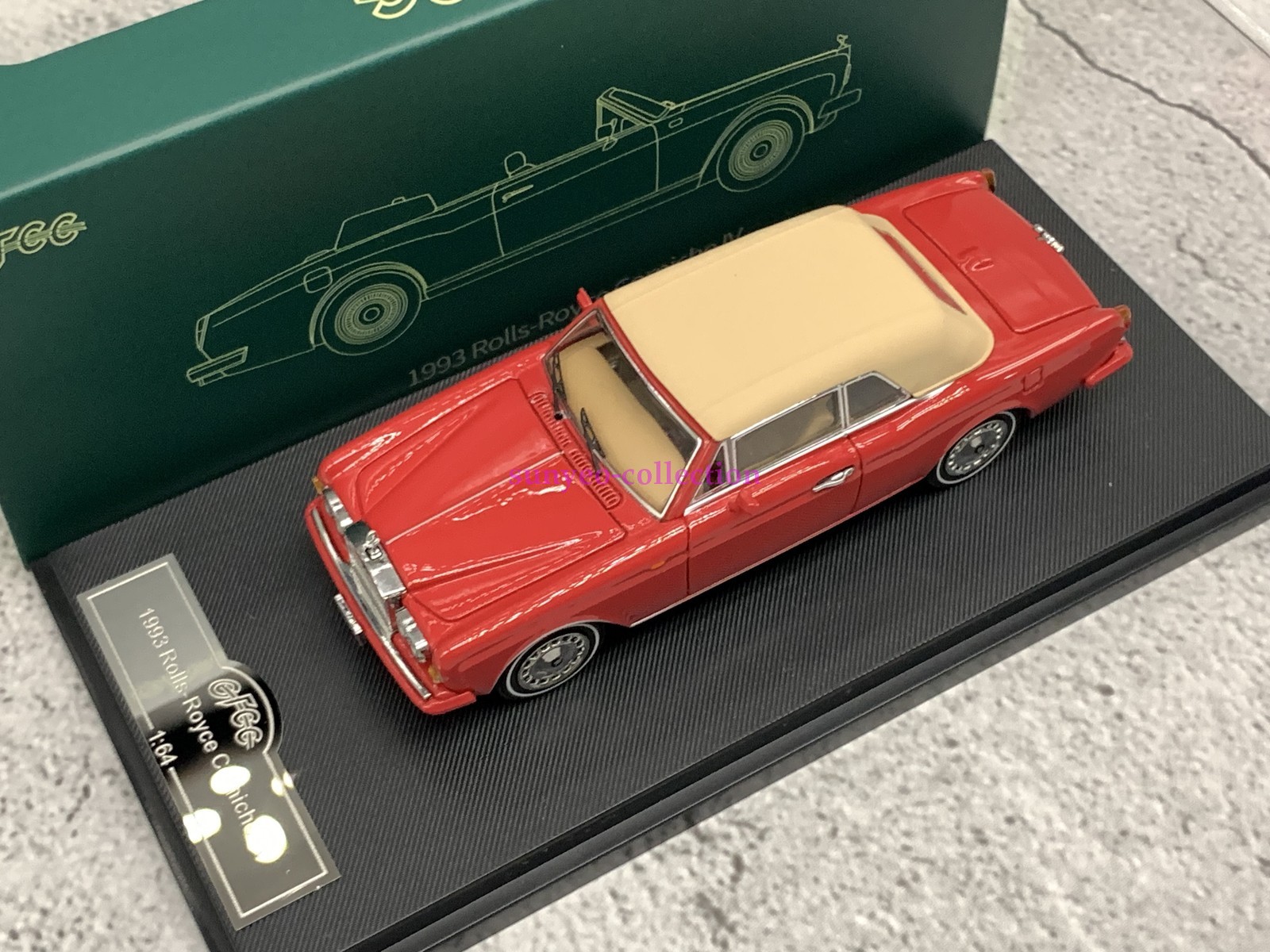 1:64 Red 1993 Rolls-Royce Corniche IV Hardtop Coupe Diecast Model Car