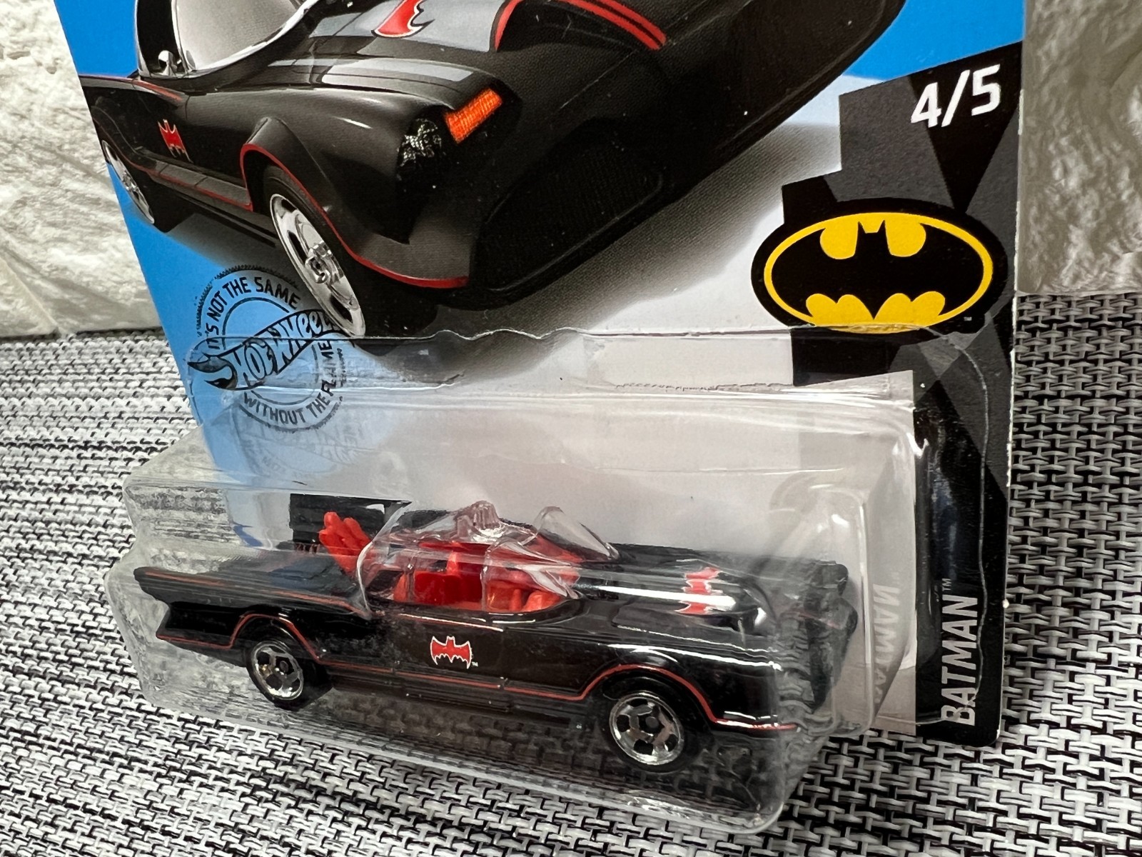 Hot Wheels DC Batman 4/5 TV Series Batmobile 197/250 Black