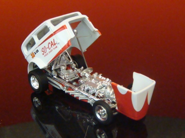 So Cal Speed Shop 1932 Ford Vicky Flathead V8 Open-Body Dragster 1/64 Scale LE T