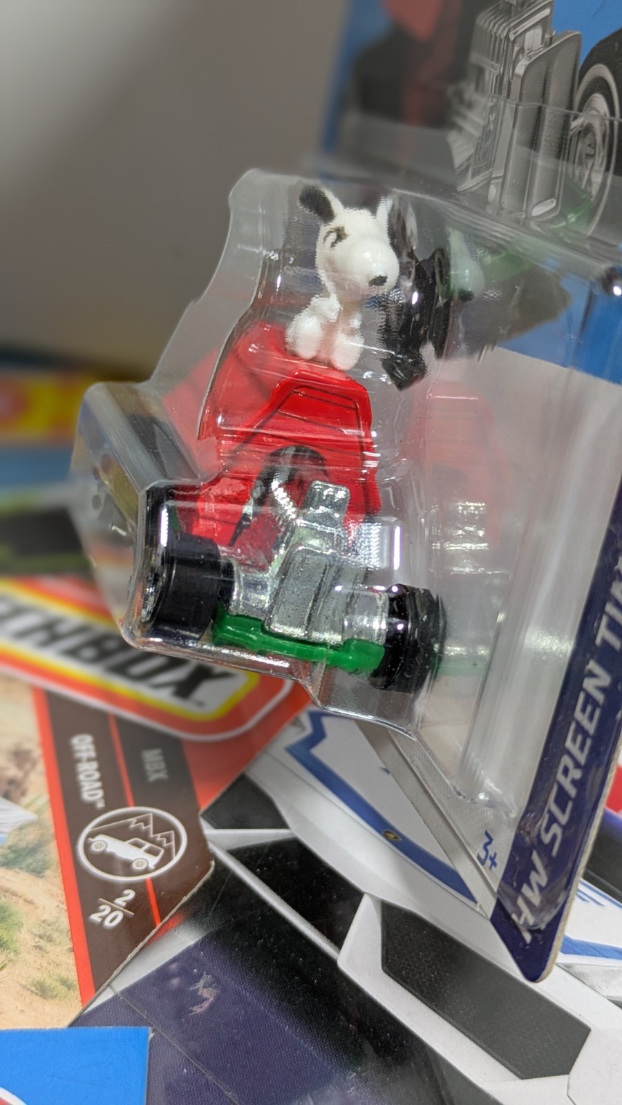 Hot Wheels Peanuts Snoopy Red Barron HW Screen Time