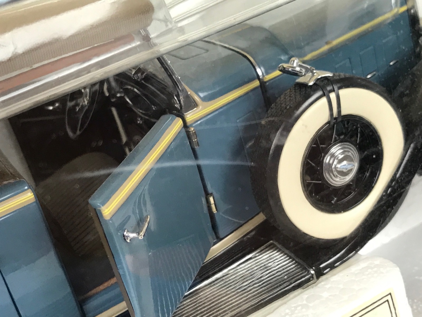 1932 Lincoln KB, Concours D’Elegance Motor City Classics, #75002 BLUE Version