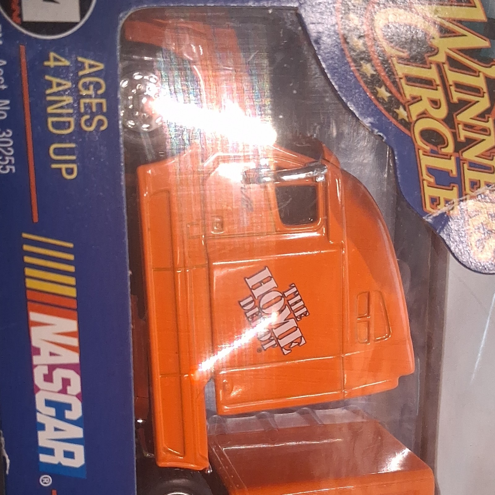 Winner’s Circle 1:64 Tony Stewart Home Depot #20 Jurassic Park III Trailer Rig