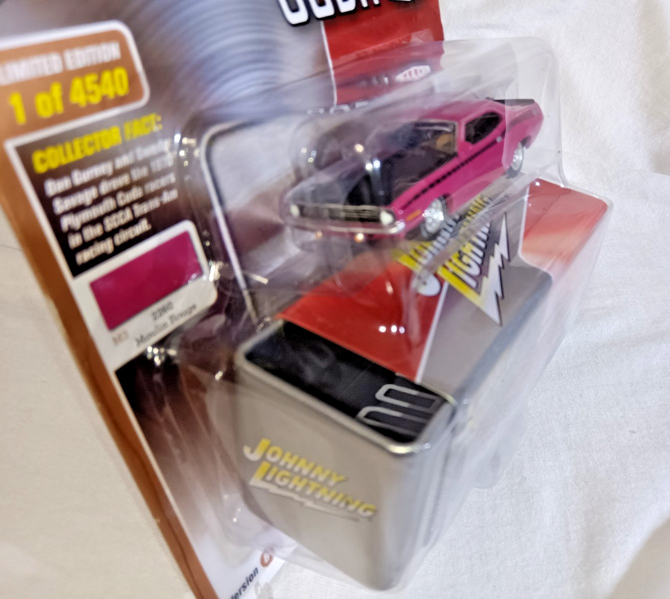 1:64 1970 PLYMOUTH AAR CUDA W/ STORAGE PRO COLLECTOR SERIES OUT OF PRODUCTION!!!