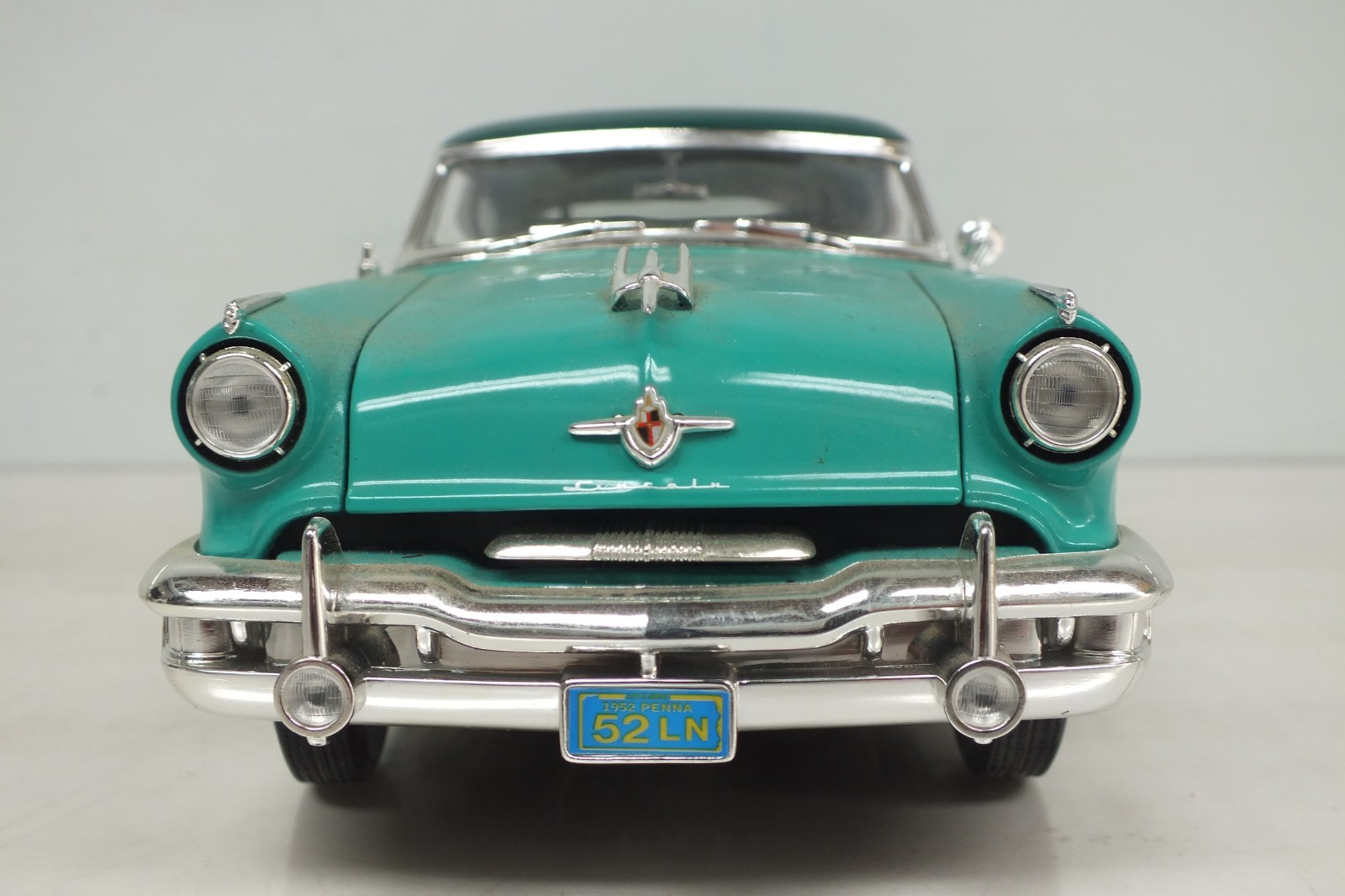 1952 Lincoln Capri Road Signature 1:18 Die Cast