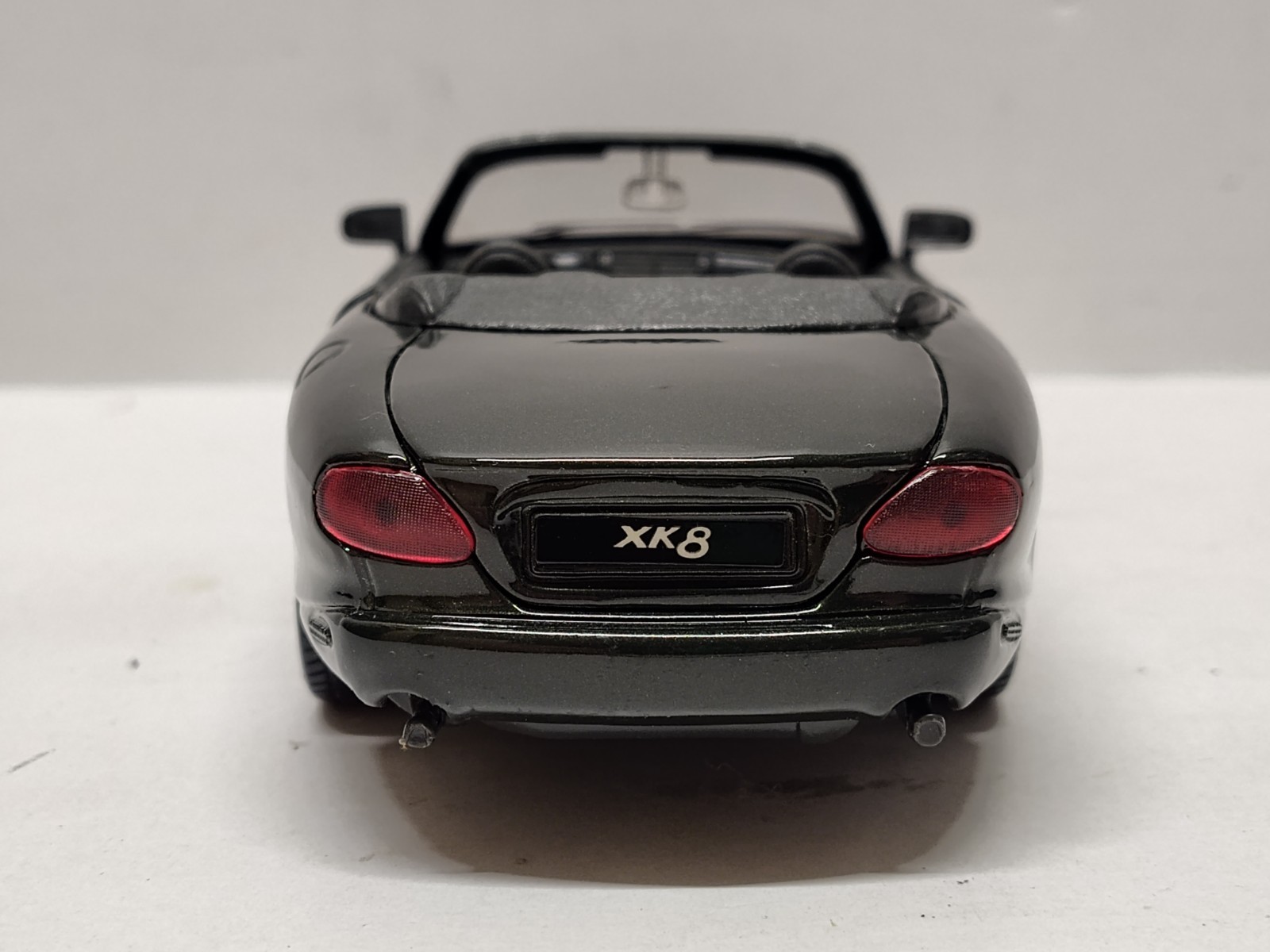 Maisto 1996 Jaguar XK8 Convertible Roadster 1:24 Scale Diecast Car Dk Green Toy