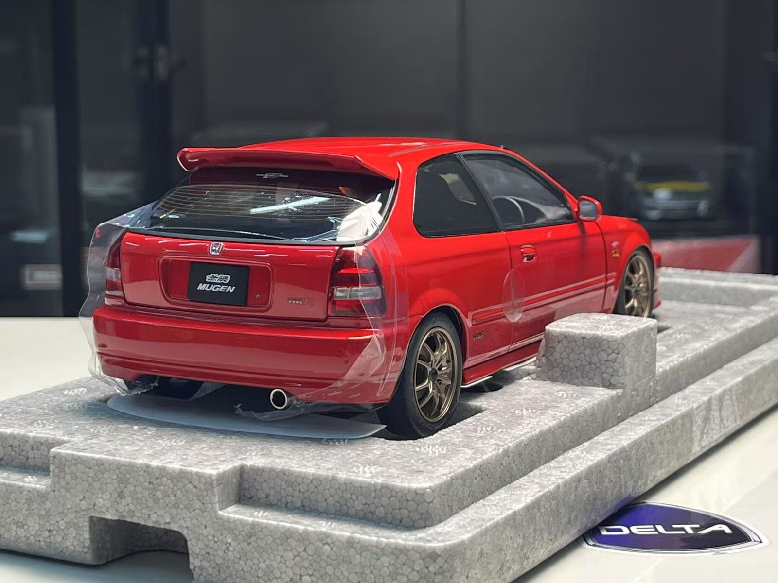 Motorhelix 1/18 honda civic type R Ek9 Mugen Red