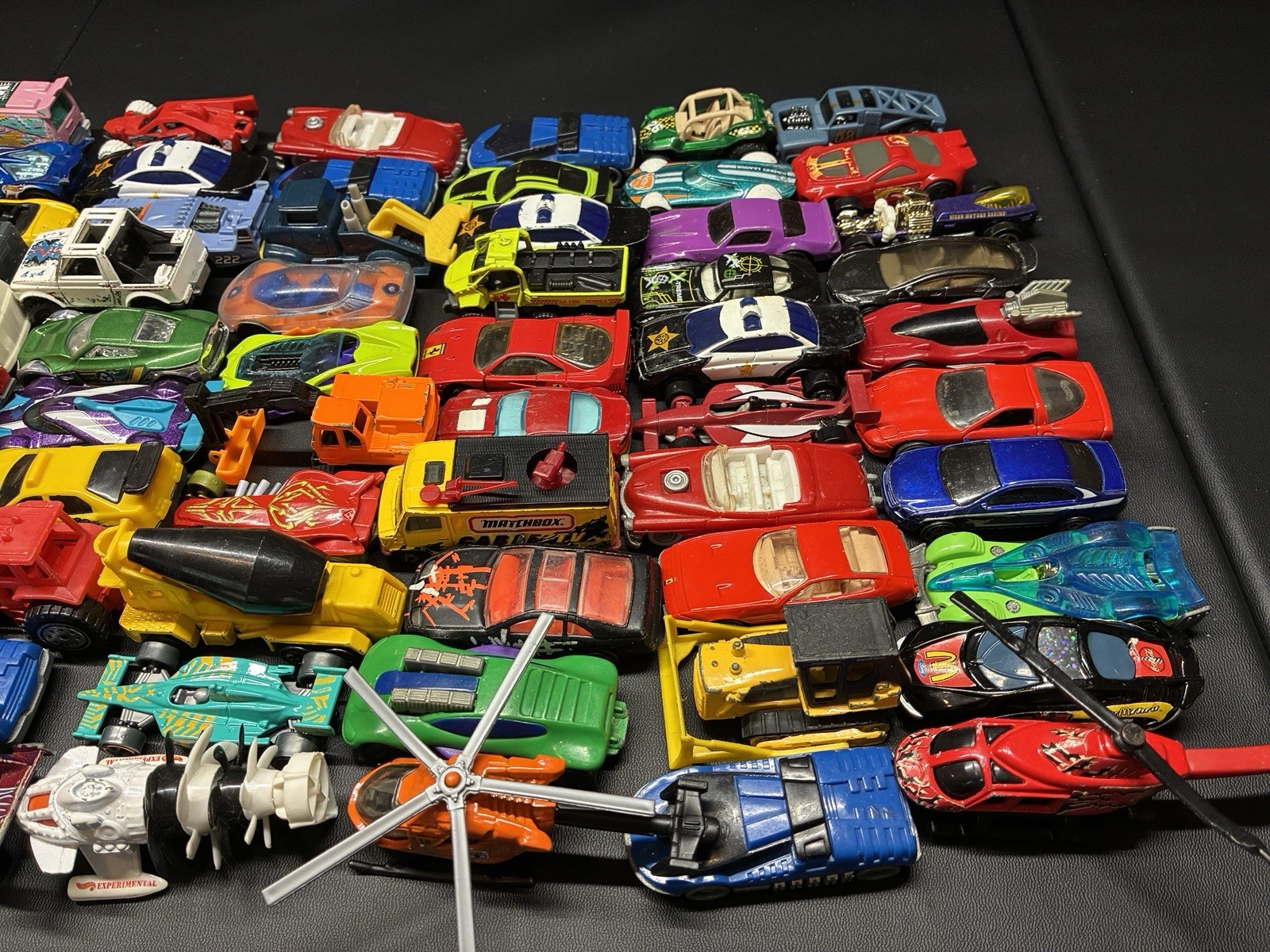 100 LOT DIECAST Metal Cars Trucks Vehicles Loose Hot Wheels Matchbox Bulk Varied