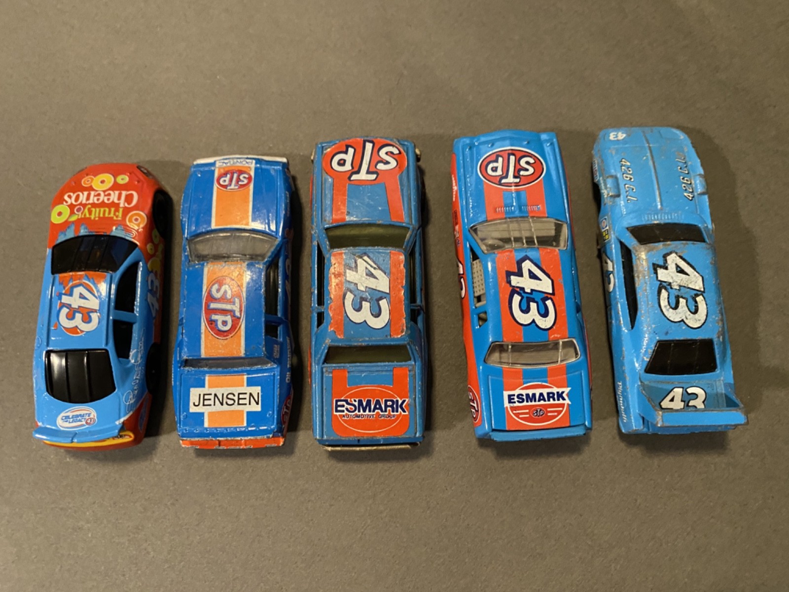 LOT of FIVE Richard Petty #43 Plymouth NASCAR Diecast 1/64 Cars