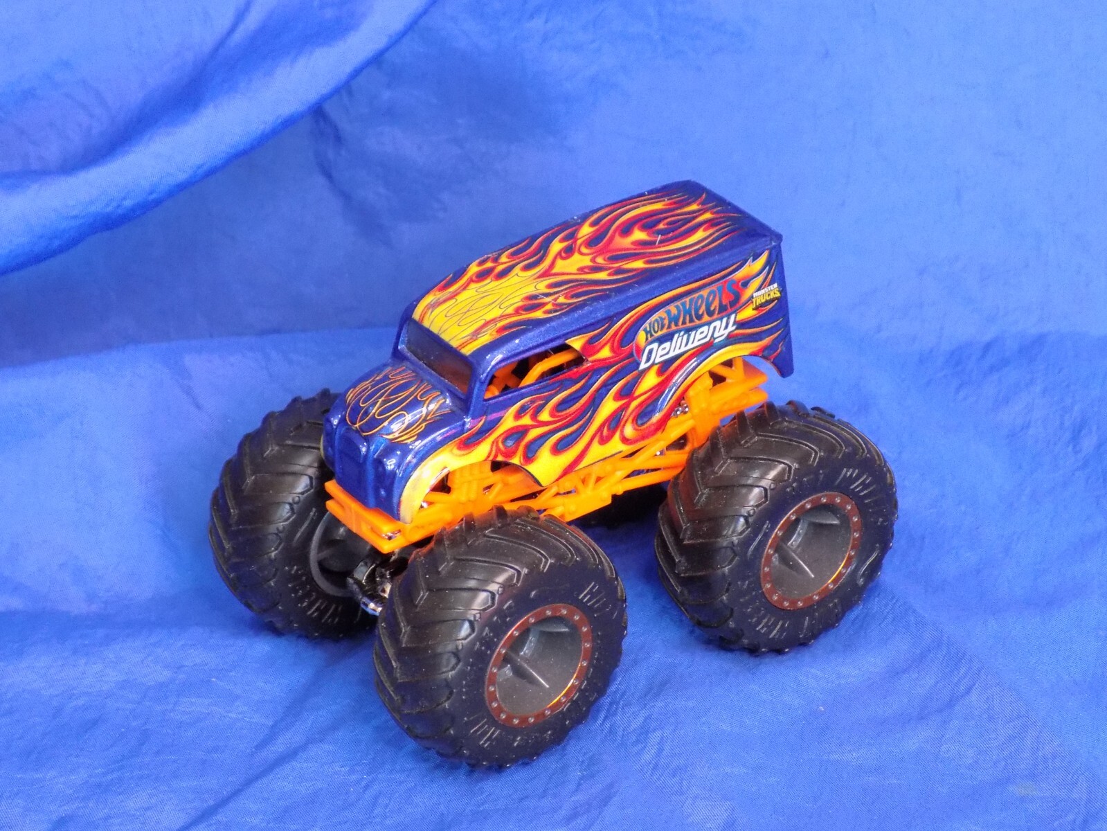 Hot Wheels Monster Jam Monster Truck Lot x 3 w/ Bone Shaker 5 Alarm HW Delivery