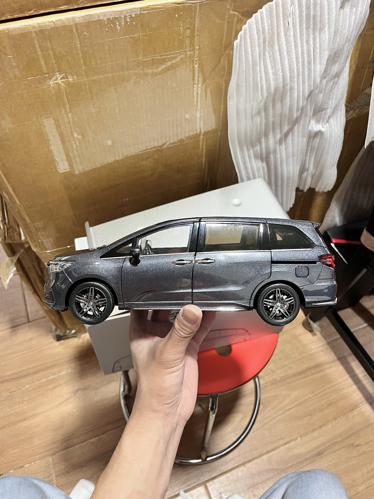 1:18 Scale Honda Odyssey Absolute EX Black Edition Blue Diecast Model W/ Base