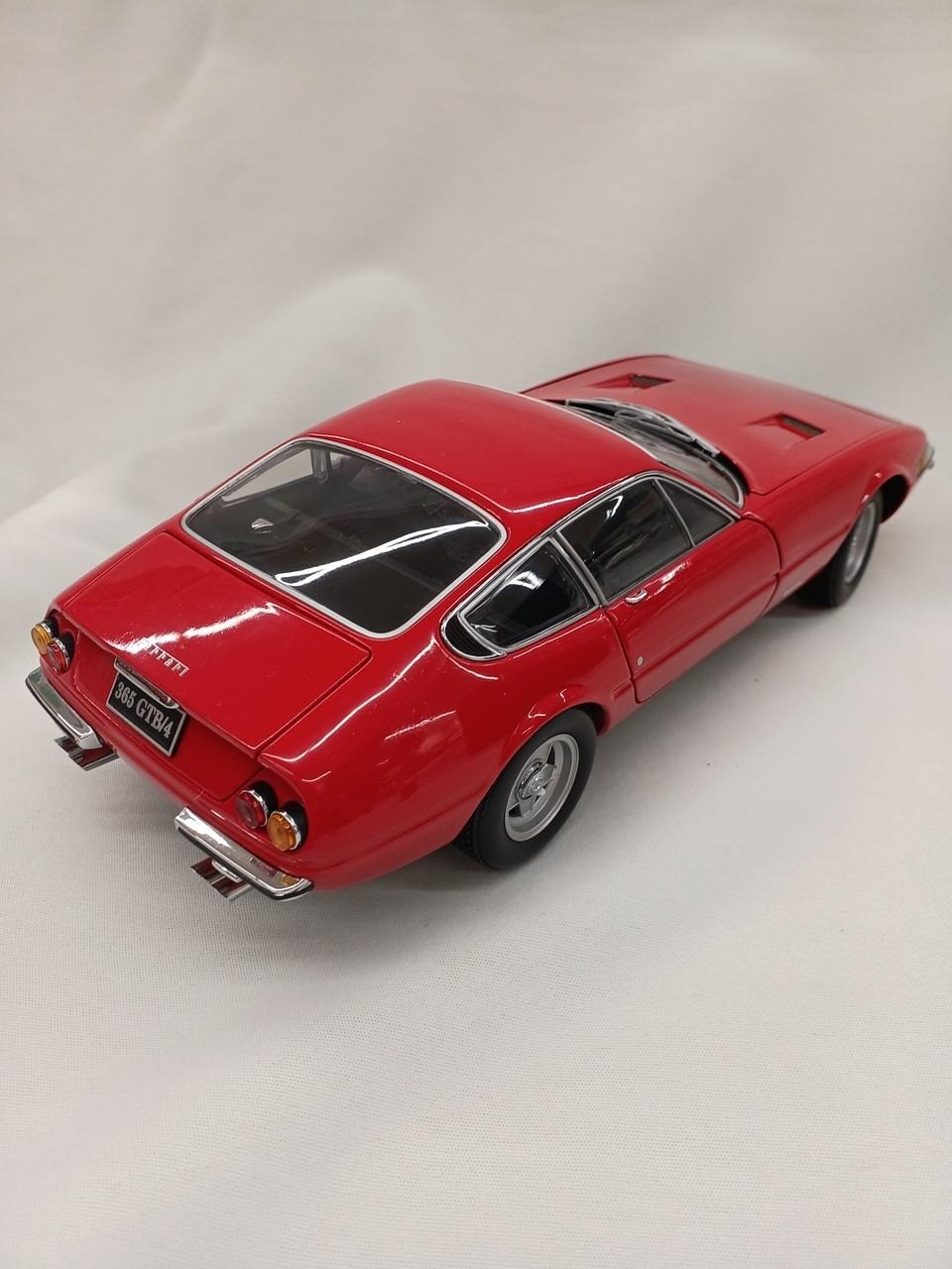 Kyosho Ferrari Collection 1/18 Diecast Model Car Display Used from Japan