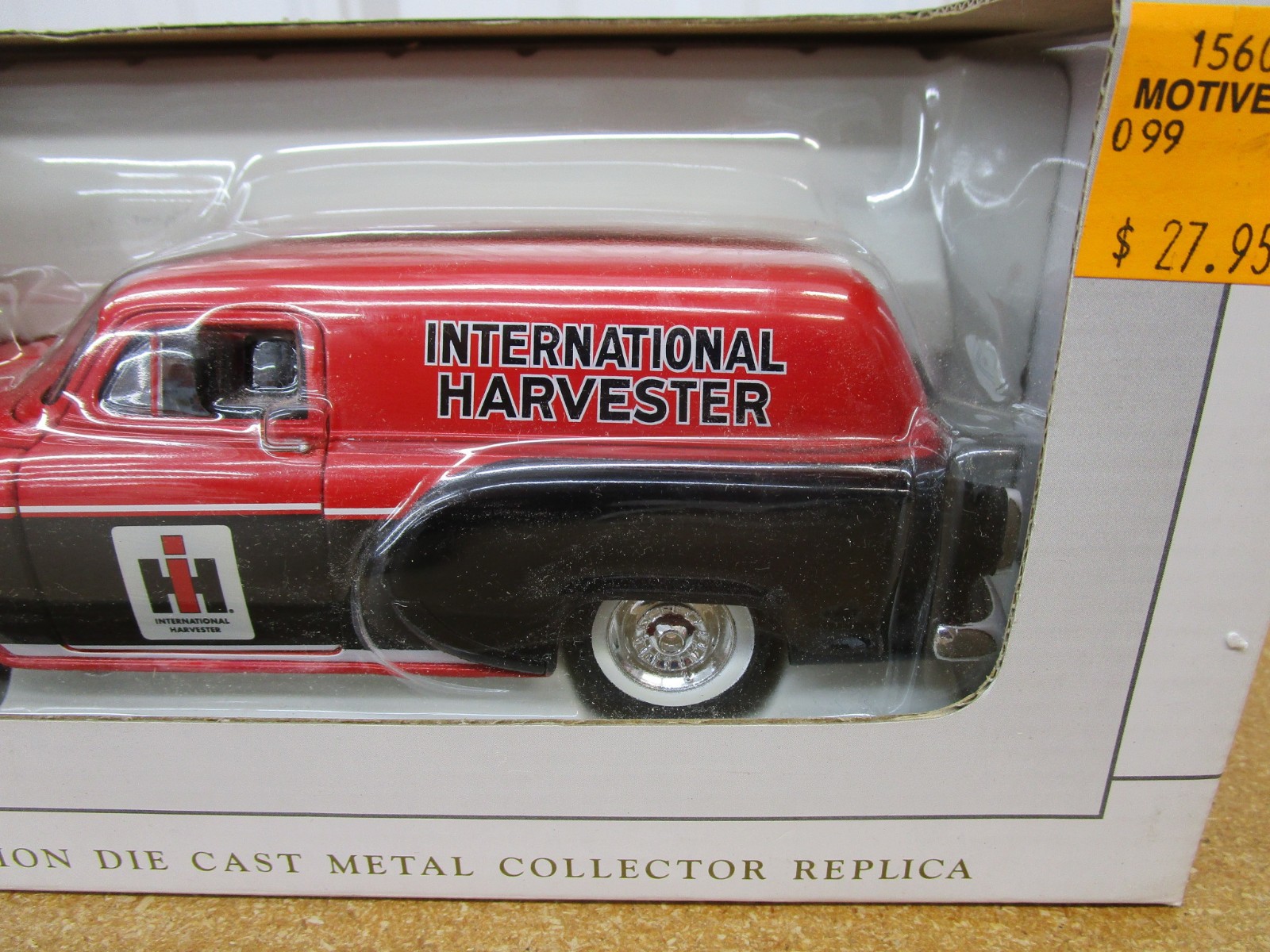 1954 Chevrolet Panel wagon SPECCAST 1/24 IH International car diecast box Z