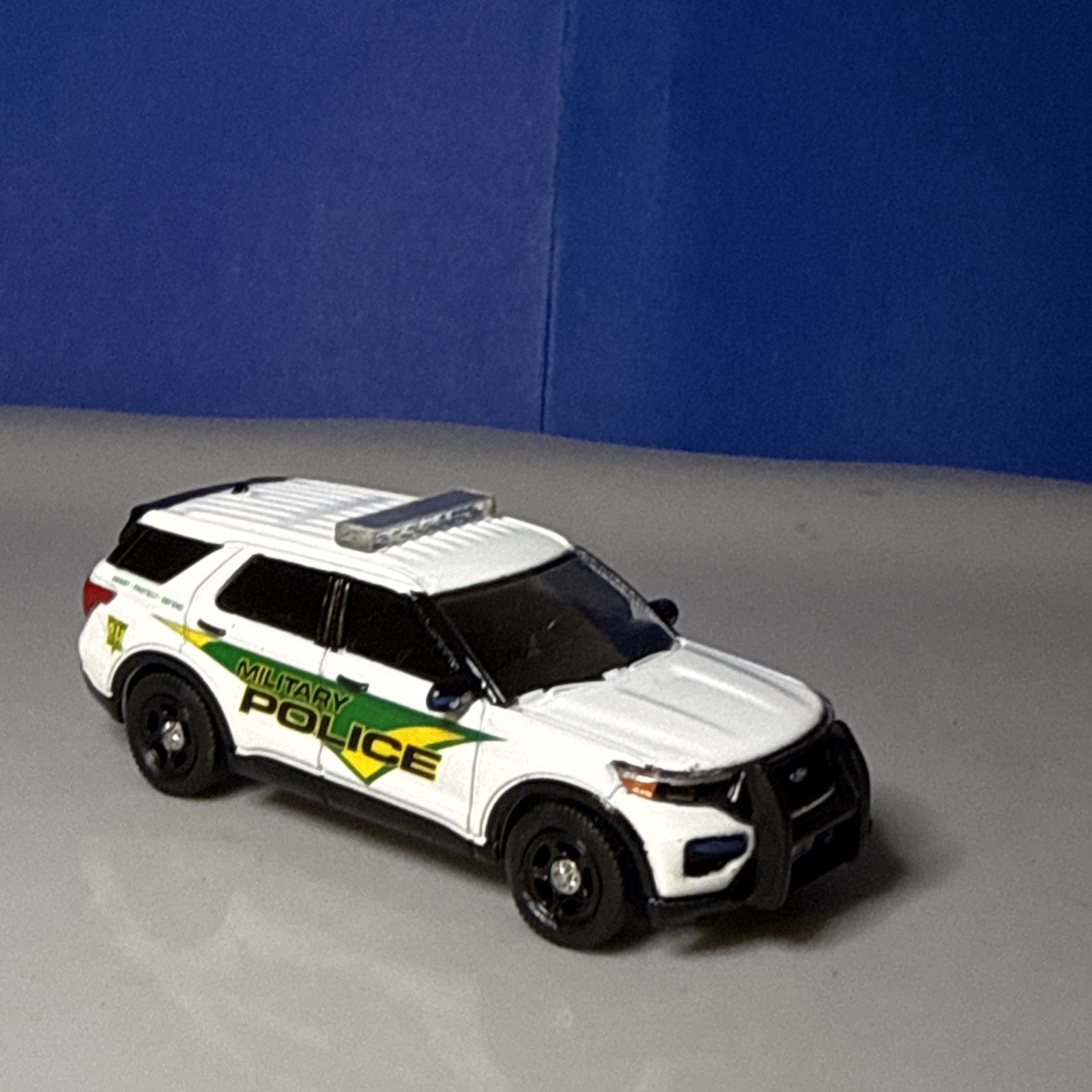 Greenlight 1:64 Ford Explorer Custom US Army Military Police