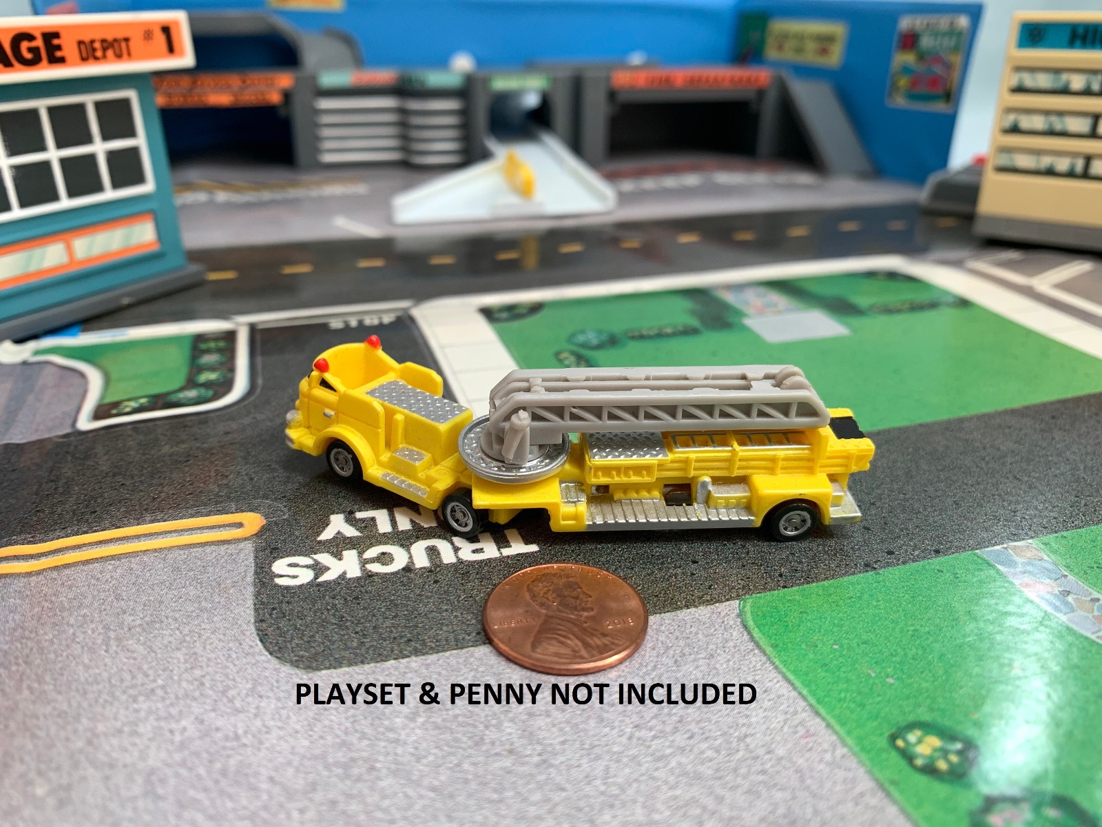 MICRO MACHINES SIZE N SCALE ARIAL FIRE LADDER TRUCK 1997 HOT WHEELS PLANET
