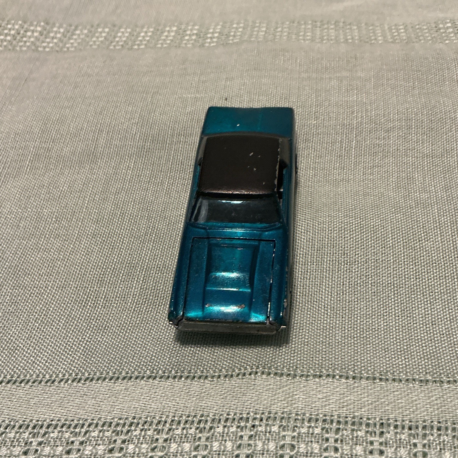 Hot Wheels Redlines Custom T-Bird 1967 Ford Blue/Black Diecast 1:64 Hood