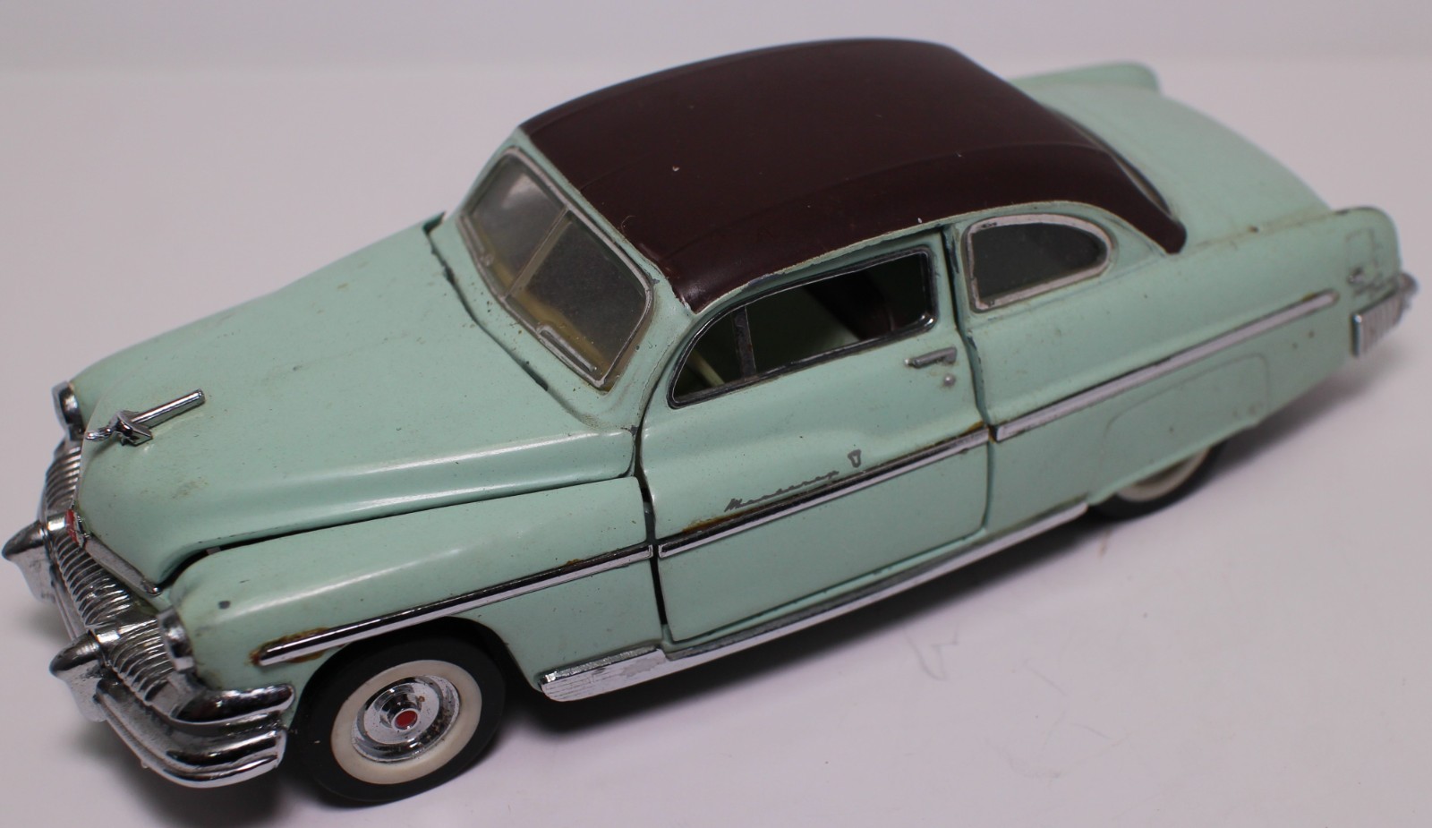 Franklin Mint 1:43 Diecast Model Car 1951 Mercury Monterey Light Green