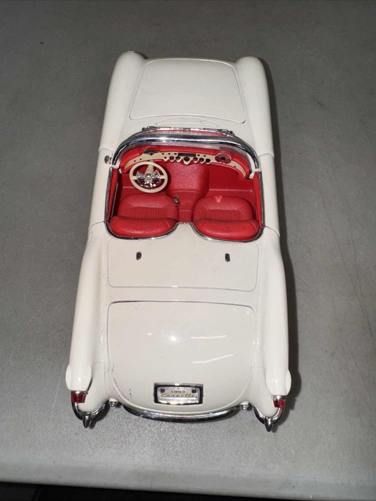 Mira Golden Line 1953 Chevrolet Corvette 1/18 White