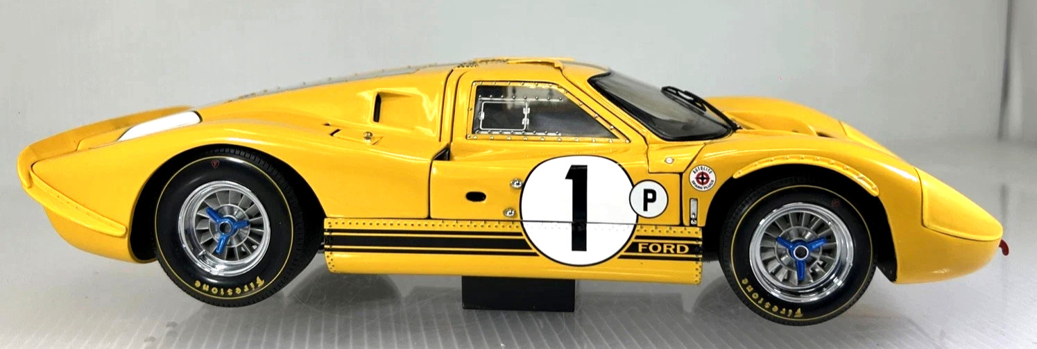 1/18 Exoto 1967 Ford GT40 MKIV Race Car Sebring Winner McLaren Andretti RLG18051