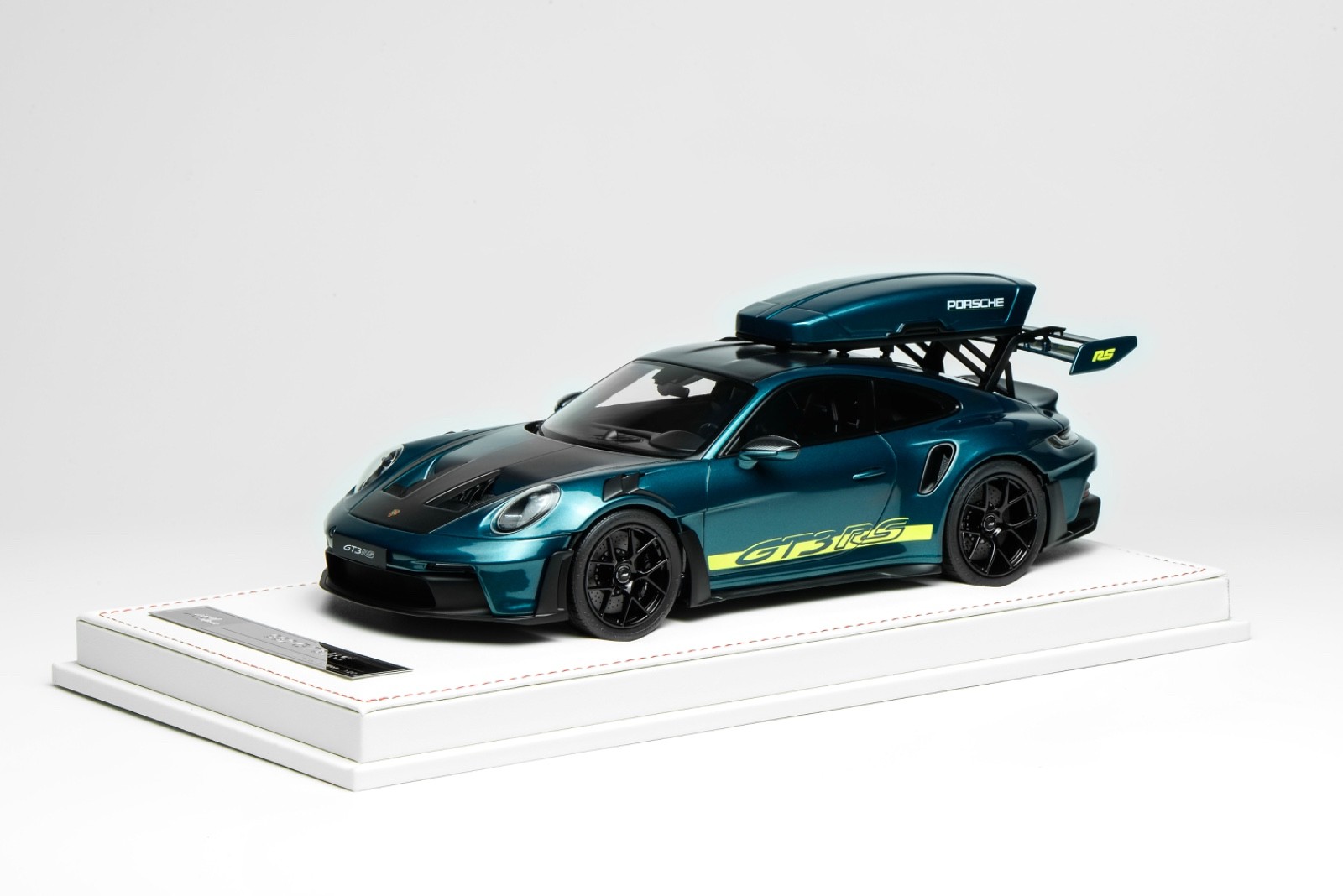 1/18 Ivy Porsche 911 GT3 RS with Luggage Rack Green / Yellow Stripe 20 pcs AB652