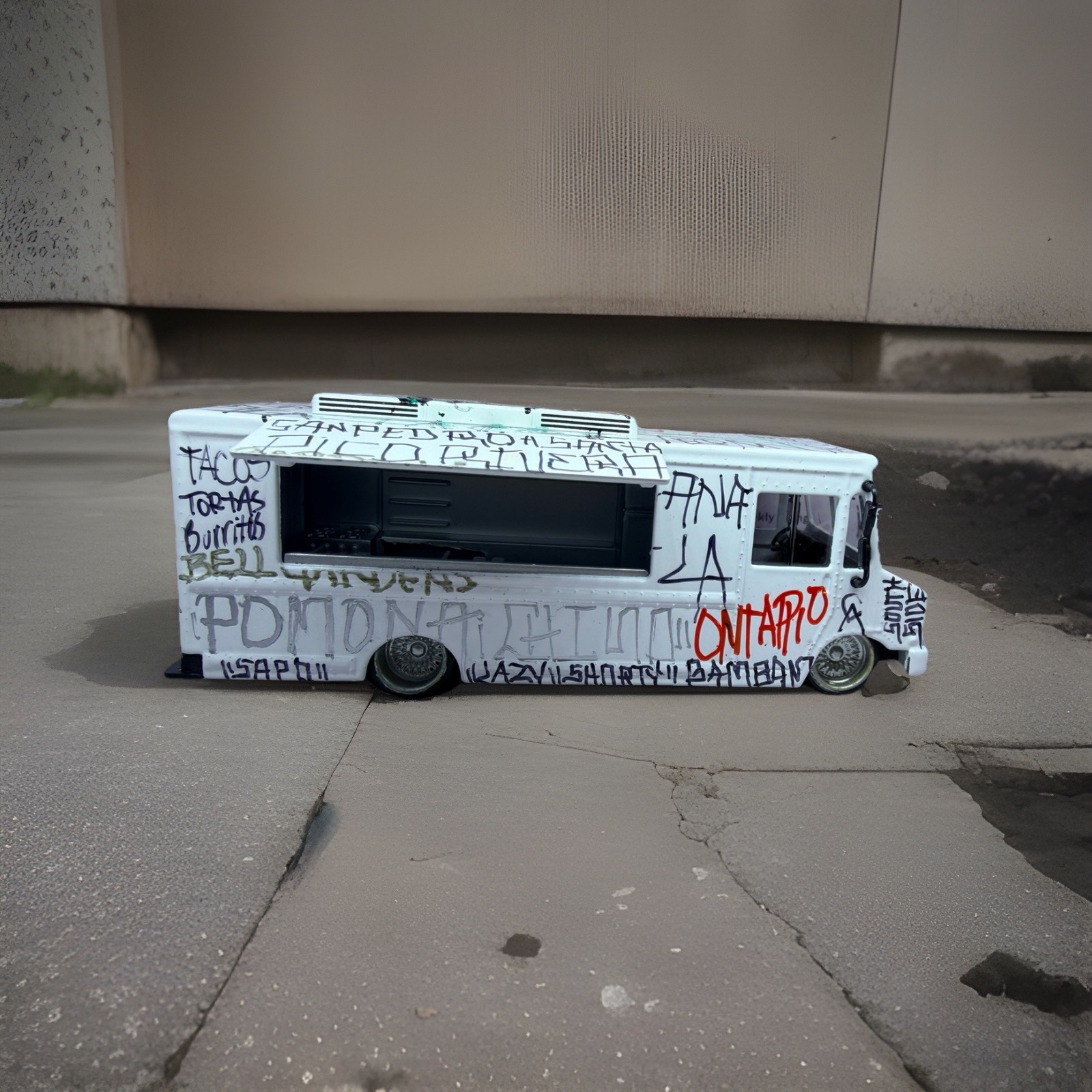 Food Truck MIJO 1:64 Die-cast American Diorama California Graffiti Taco Truck