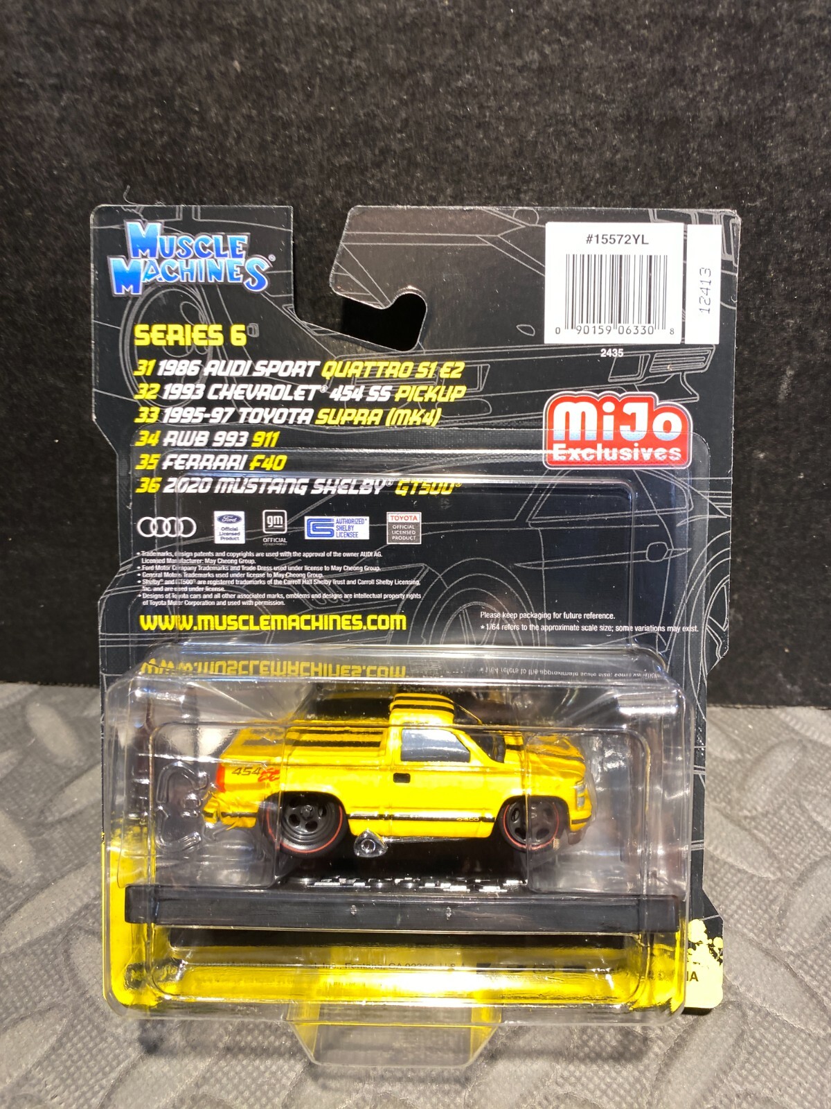 1/64 MUSCLE MACHINES MIJO EXCLUSIVES 1983 CHEVROLET 454 SS PICKUP YELLOW & BLACK