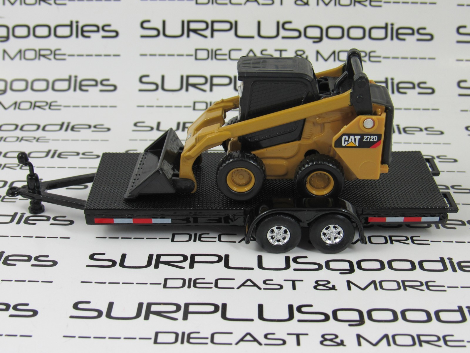Diecast Masters 1:64 Caterpillar CAT 272D2 SKID STEER LOADER w/Trailer Tow Rig