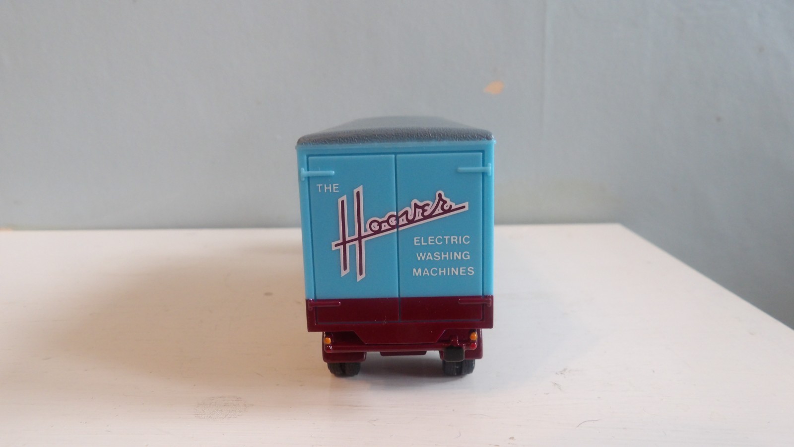 E.F.E. **E19501 HOOVER AEC MAMMOTH MAJOR ARTICULATED BOXVAN LORRY BOXED.