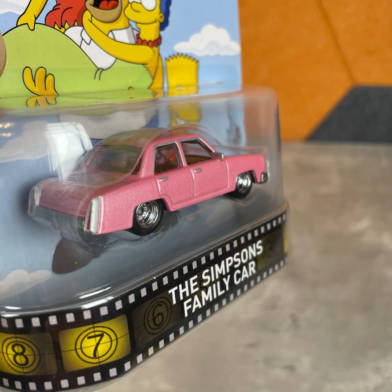Hot Wheels The Simpsons Family Car Retro Entertainment Real Riders Pink DWJ90