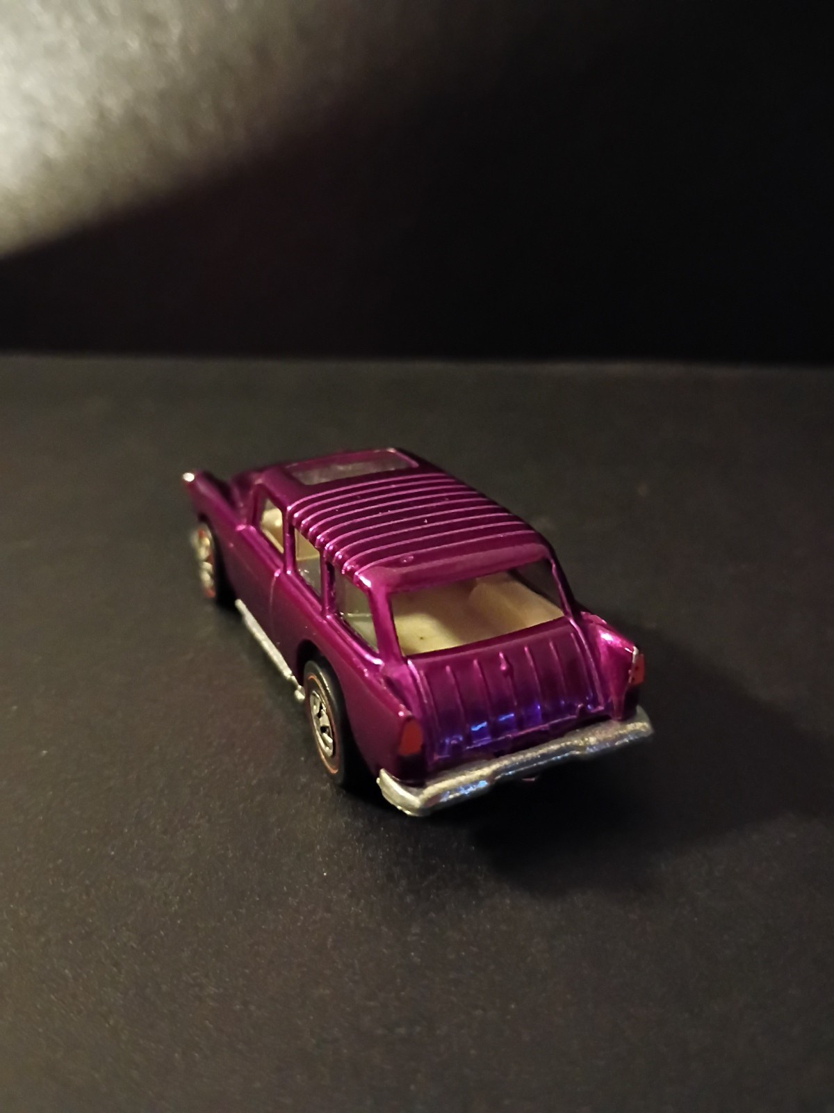 Hotwheels Redline Classic Nomad Magenta 1969 VN/MINT