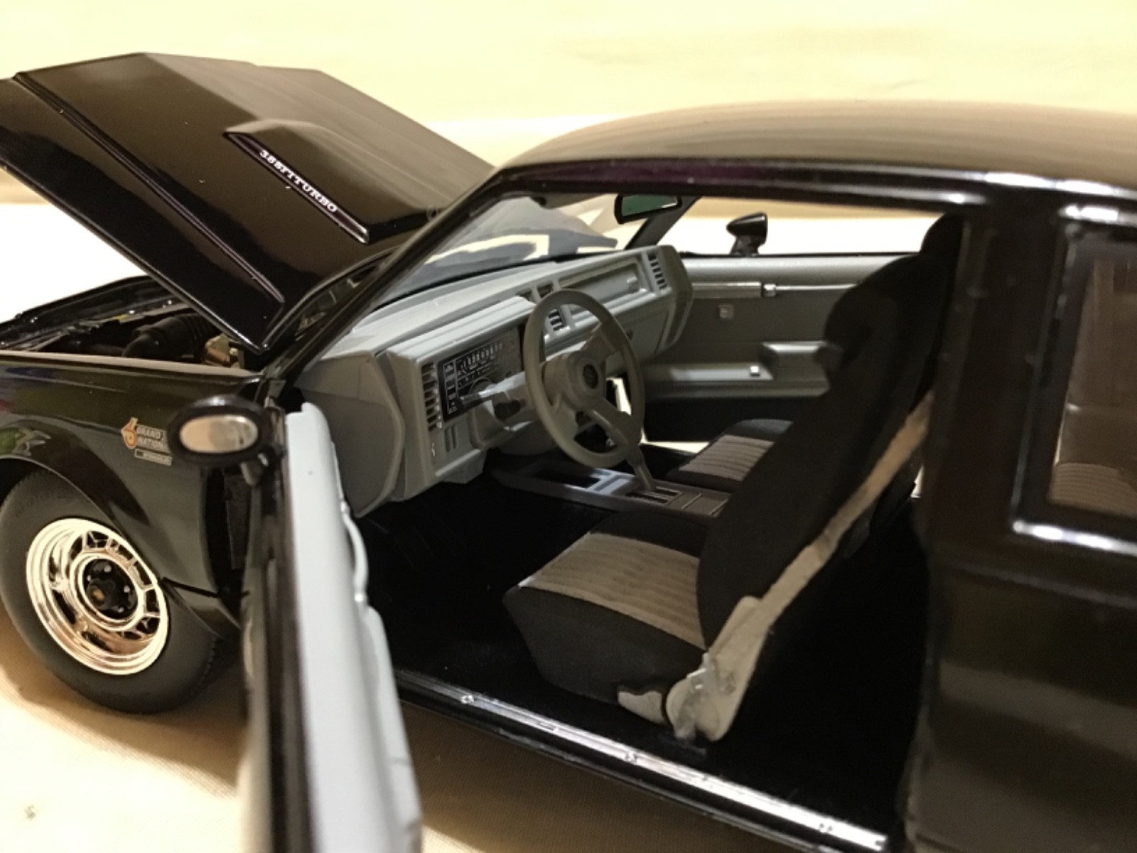 BUICK GRAND NATIONAL 1987 BLACK GMP #8201 DETAILED DIECAST RARE 1/24 read defect