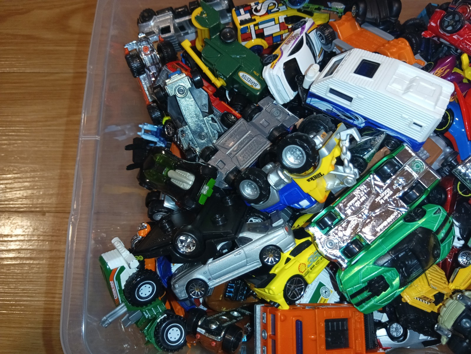 HUGE 2000-2016 Hot Wheels Matchbox Maisto Cars Trucks Mixed Lot 100+ Cars