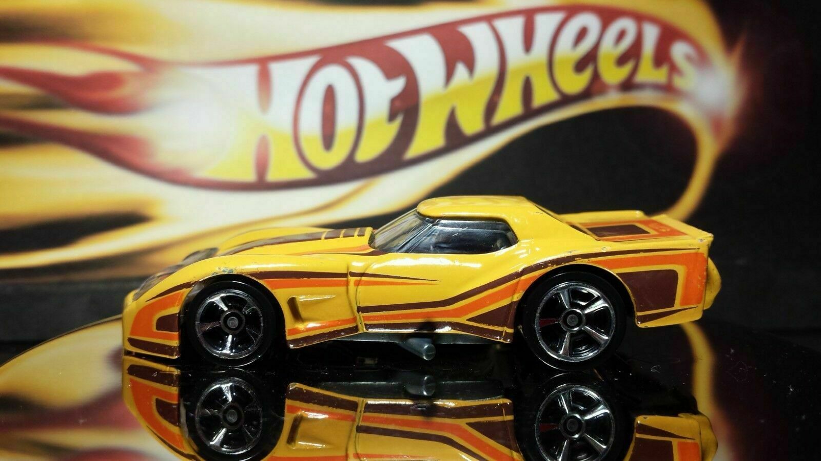 GREENWOOD CORVETTE BEIGE 1:64 SCALE DIECAST COLLECTOR MODEL CAR