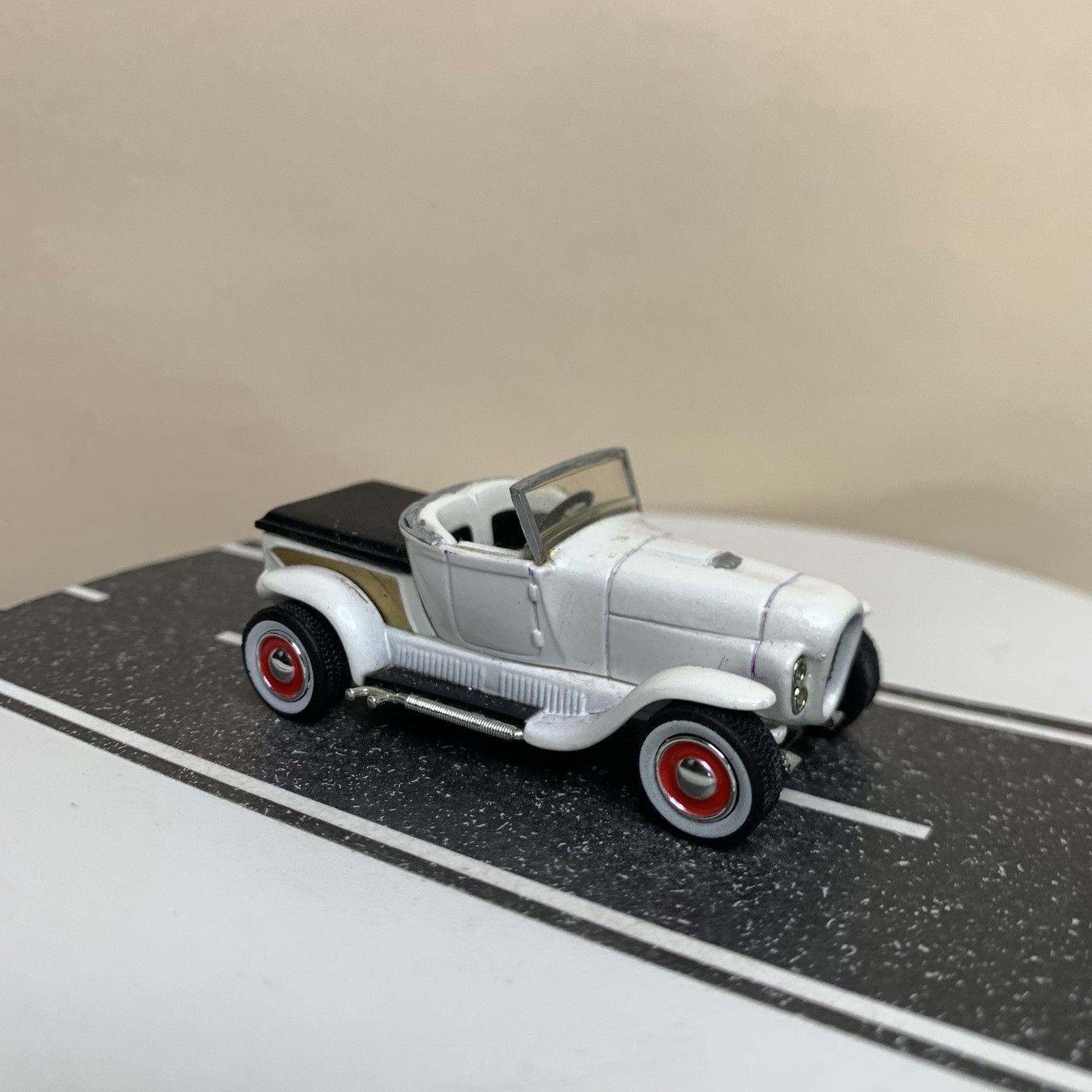 CUSTOM Hot Wheels 100% Ala Kart 1929 Ford Pickup Roadster White Chopped 1:64