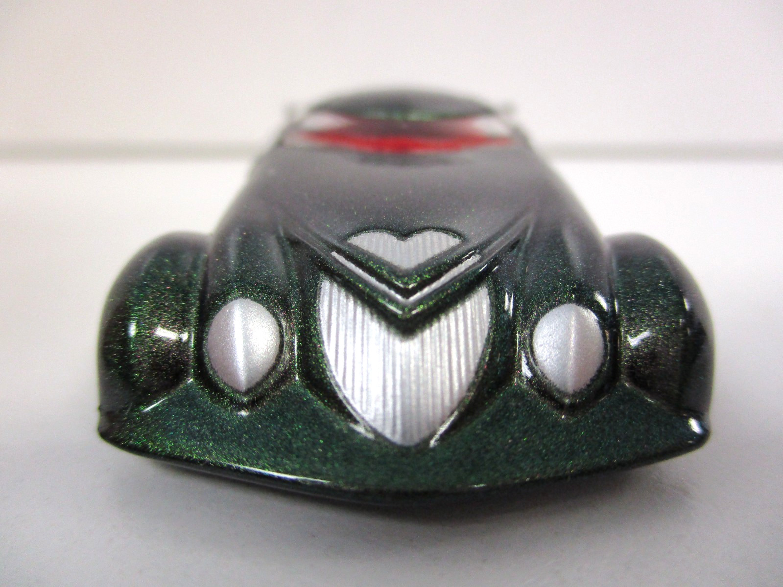 HOT WHEELS – RAREFLOW – CUSTOM 1933 CHRYSLER AIRFLOW – REAL RIDERS – 1/64