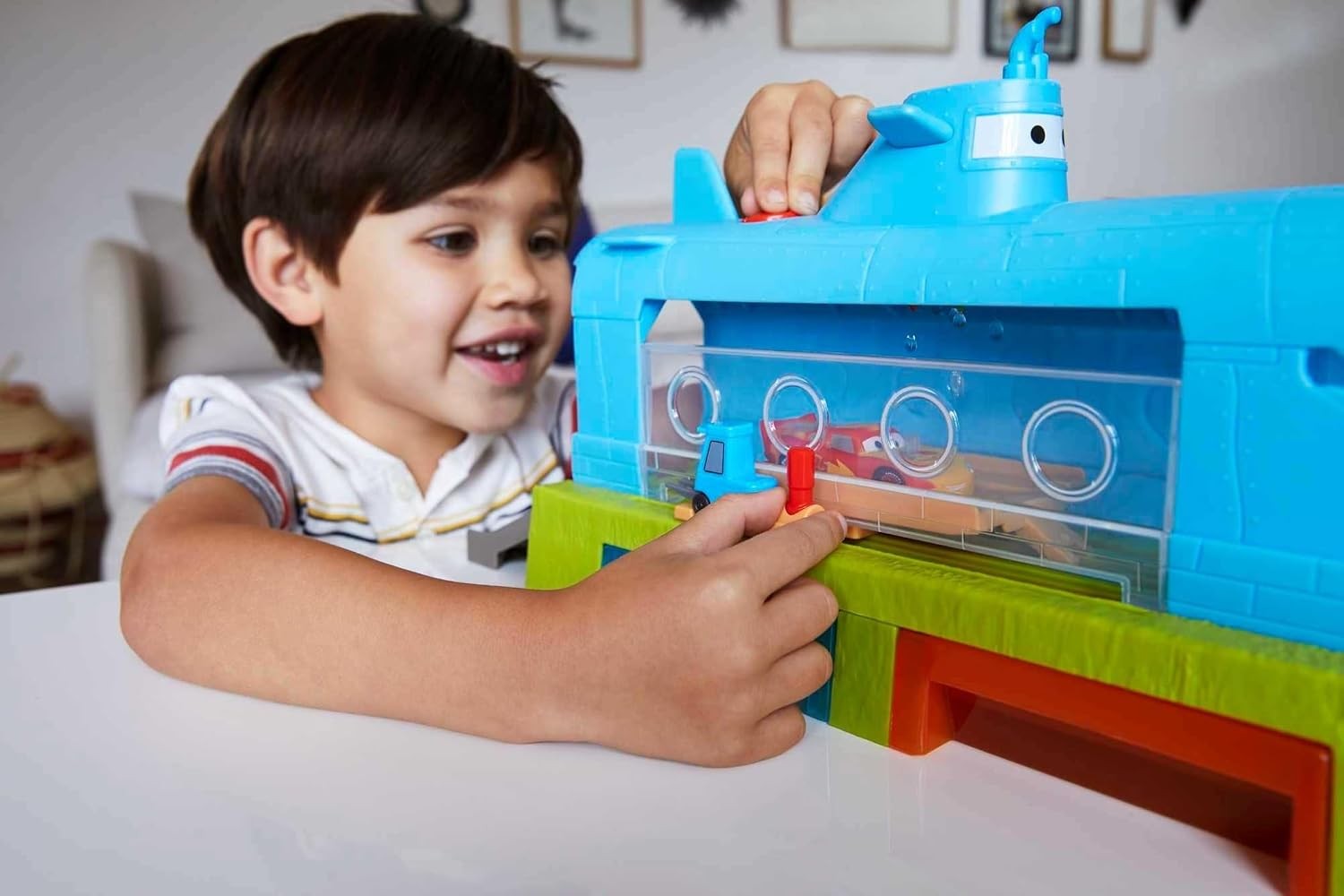 Disney and Pixar Cars Toys Submarine Car Wash Playset with Color-Change