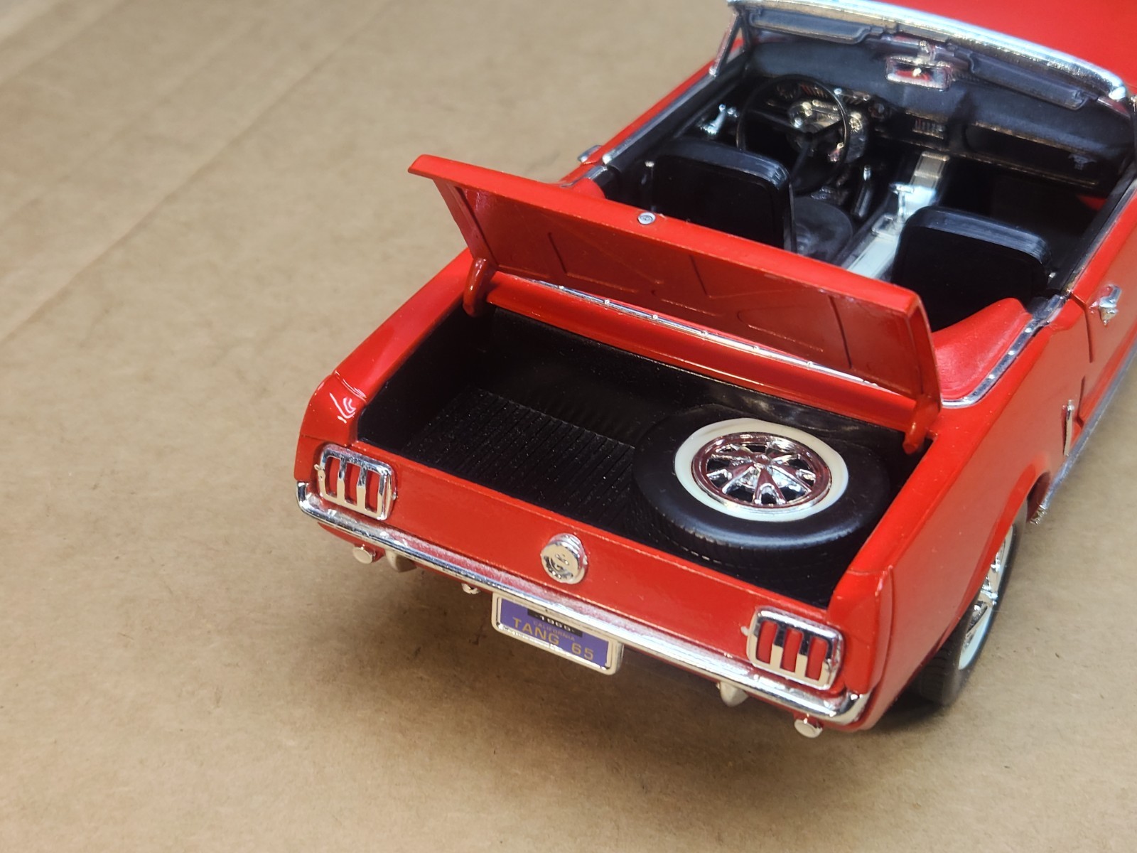 Mira 1965 Ford Mustang Convertible 1:18 Golden Line Collection Diecast Metal