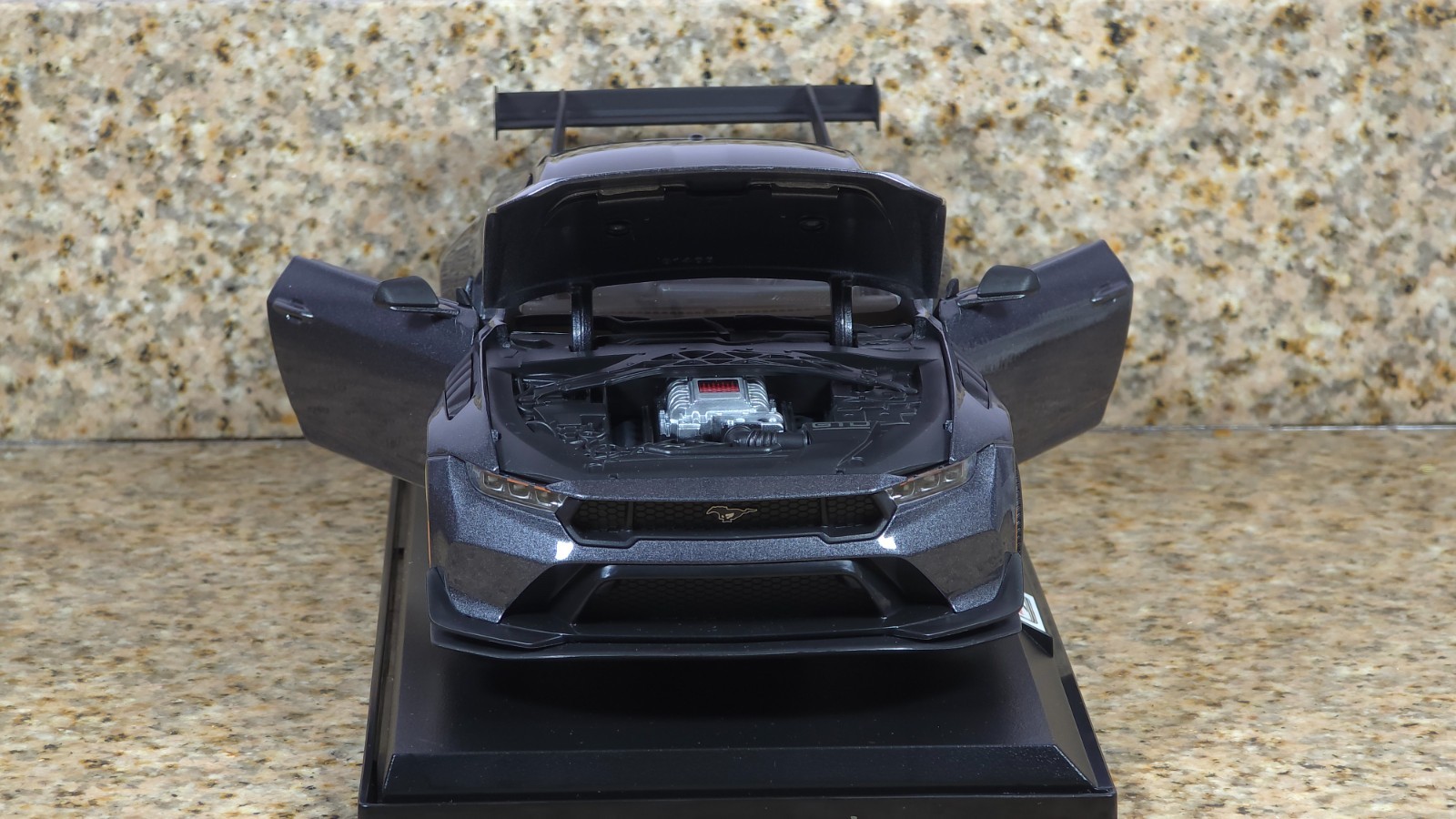 2025 Ford Mustang GTD 1:18 Maisto Exclusive Style Special Edition