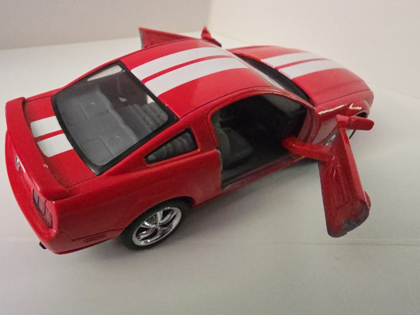 2006 Kinsmart Kintoy 1:38 Die Cast Ford Mustang Pull Back Action Toy Car Red