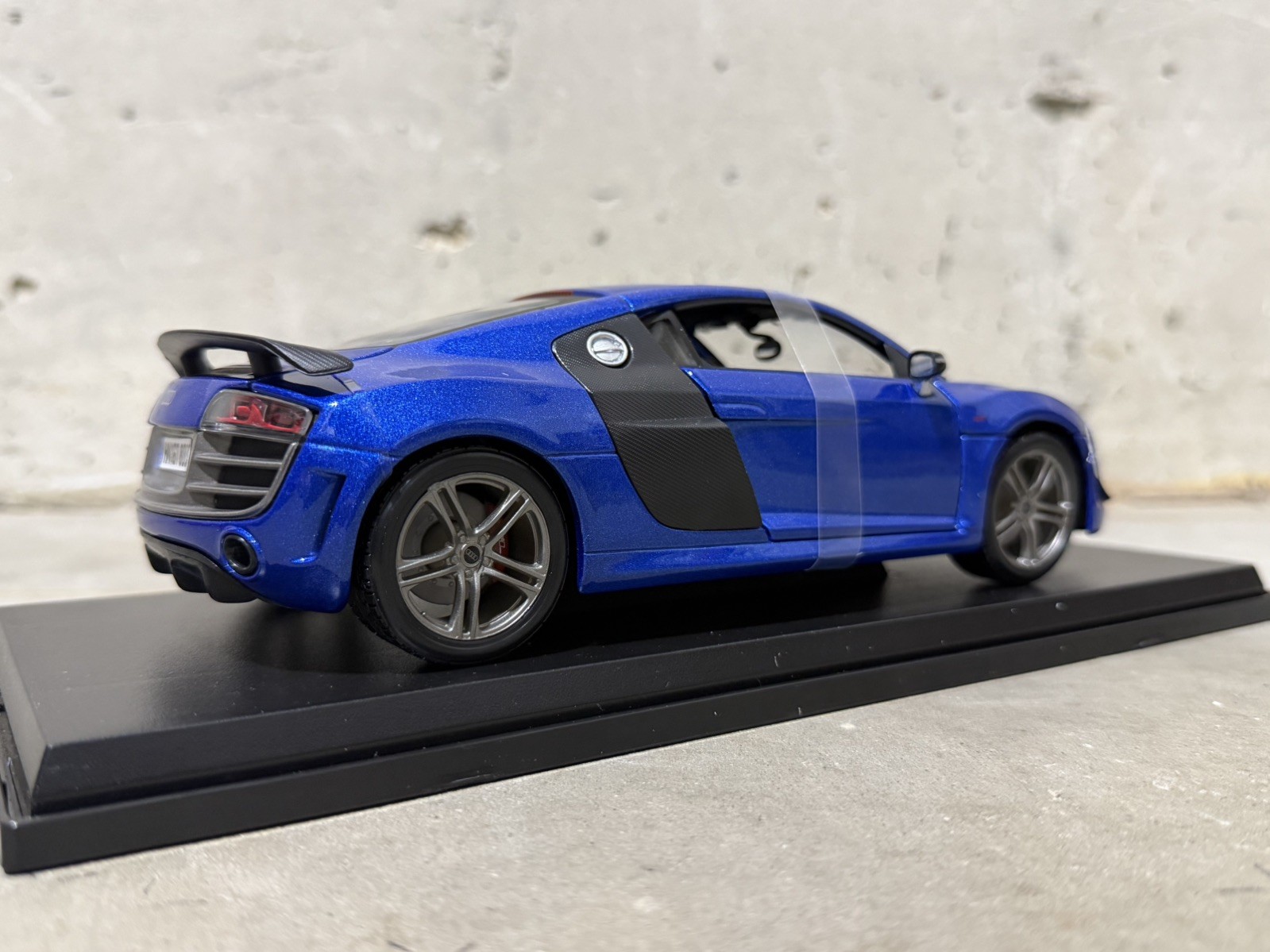 Audi R8 GT 1:18 Maisto Special Edition Diecast Model – Blue