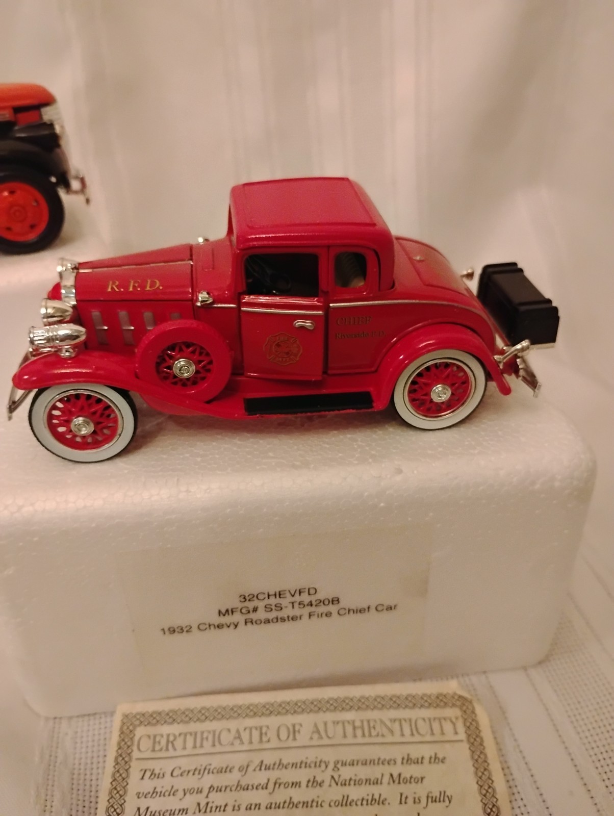 National Motor Museum Mint 1:32 Diecast Car Set 1932 Chev Fire Chef/1941 Flatbed