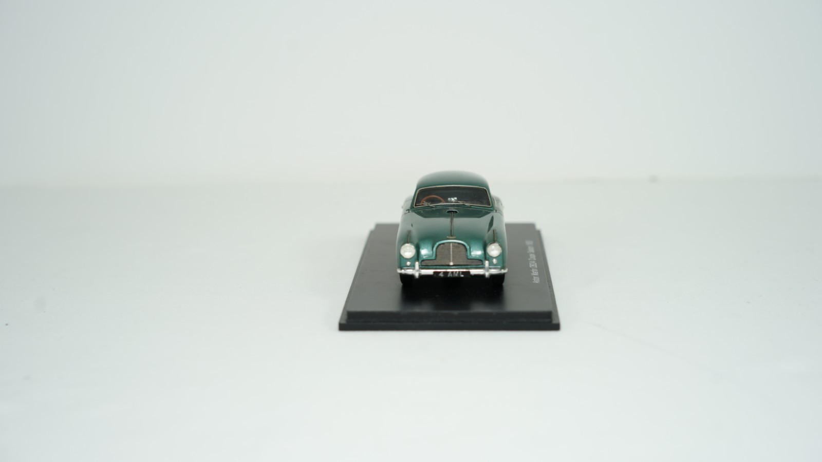 Spark 1/43 Diecast 1953 Aston Martin DB2/4 Coupe Saloon Sports Car S0583 B66