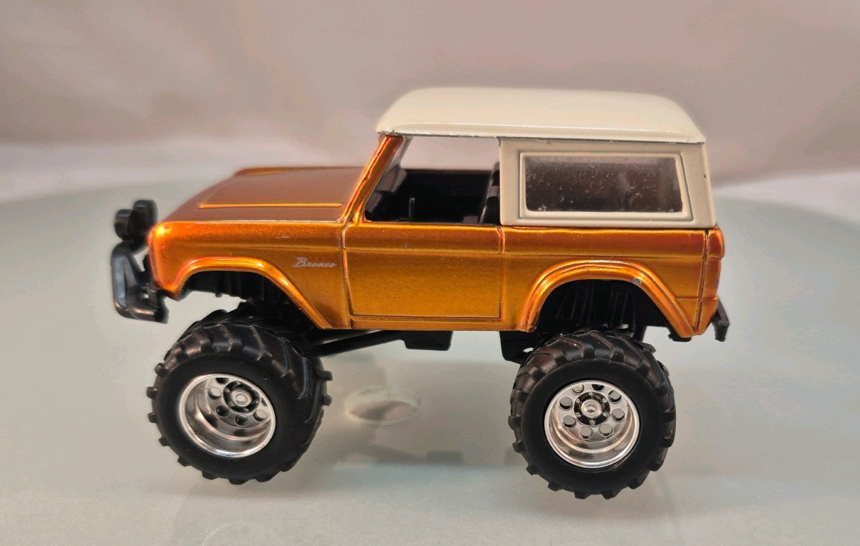 Jada Just Trucks 1973 Ford Bronco, Copper #030 – 1:64 Scale