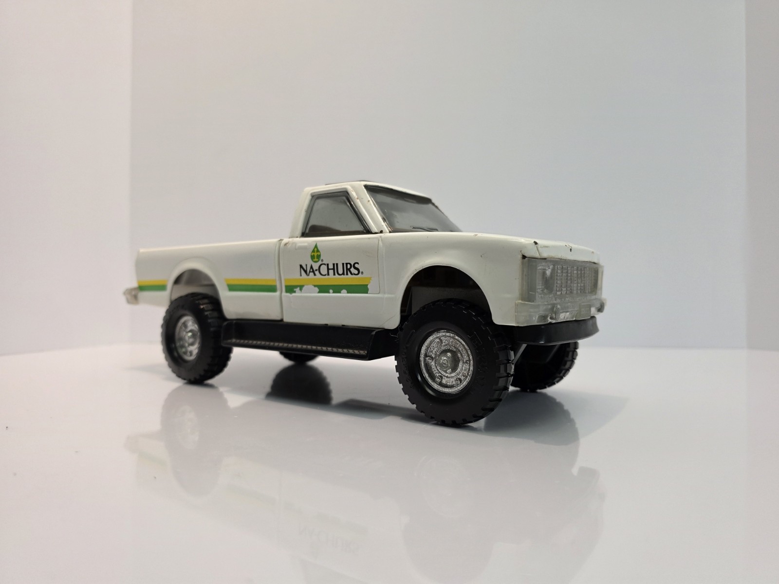 ERTL 1986 GMC PICKUP FARM TRUCK NA-CHURS LIQUID FERTILIZER 1/16 Scale