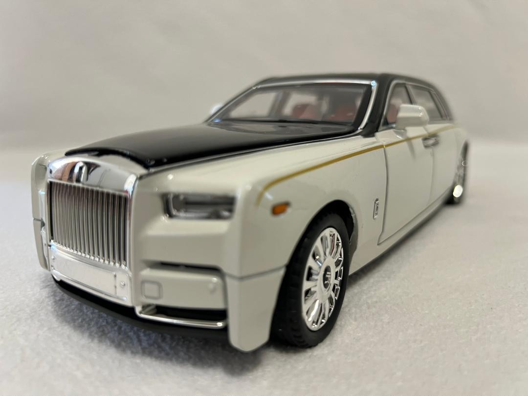 Rolls Royce Phantom Model/Diecast Car 1:18 Scale