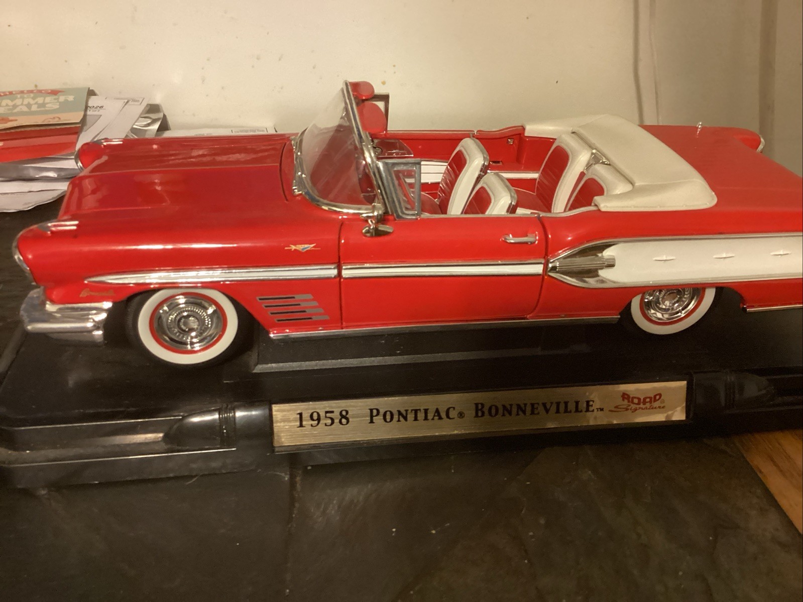 Road Signature 1958 Pontiac Bonneville Convertible 1:18 Diecast Red No Box