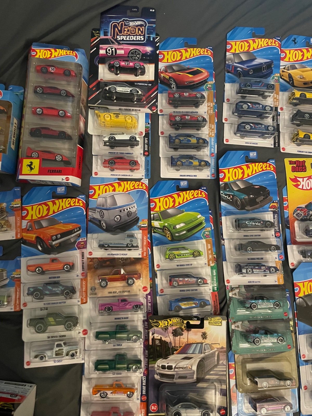 COLLECTOR-Hot Wheels, matchbox & M2 Lot of 80+ Diecast Cars Mixed Collection