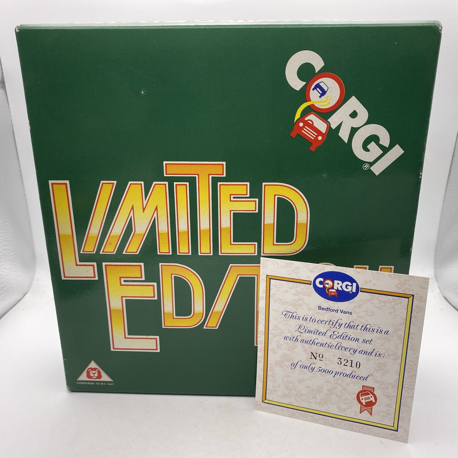 Corgi D17/1 Bedford Vans – Shell – Limited Edition – Boxed