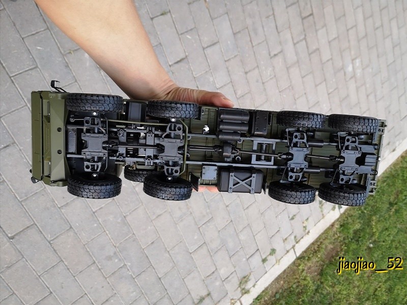 1/24 SHACMAN CTZ191 SX2306 8×8 Off-road Military Personnel Carrier Truck Model