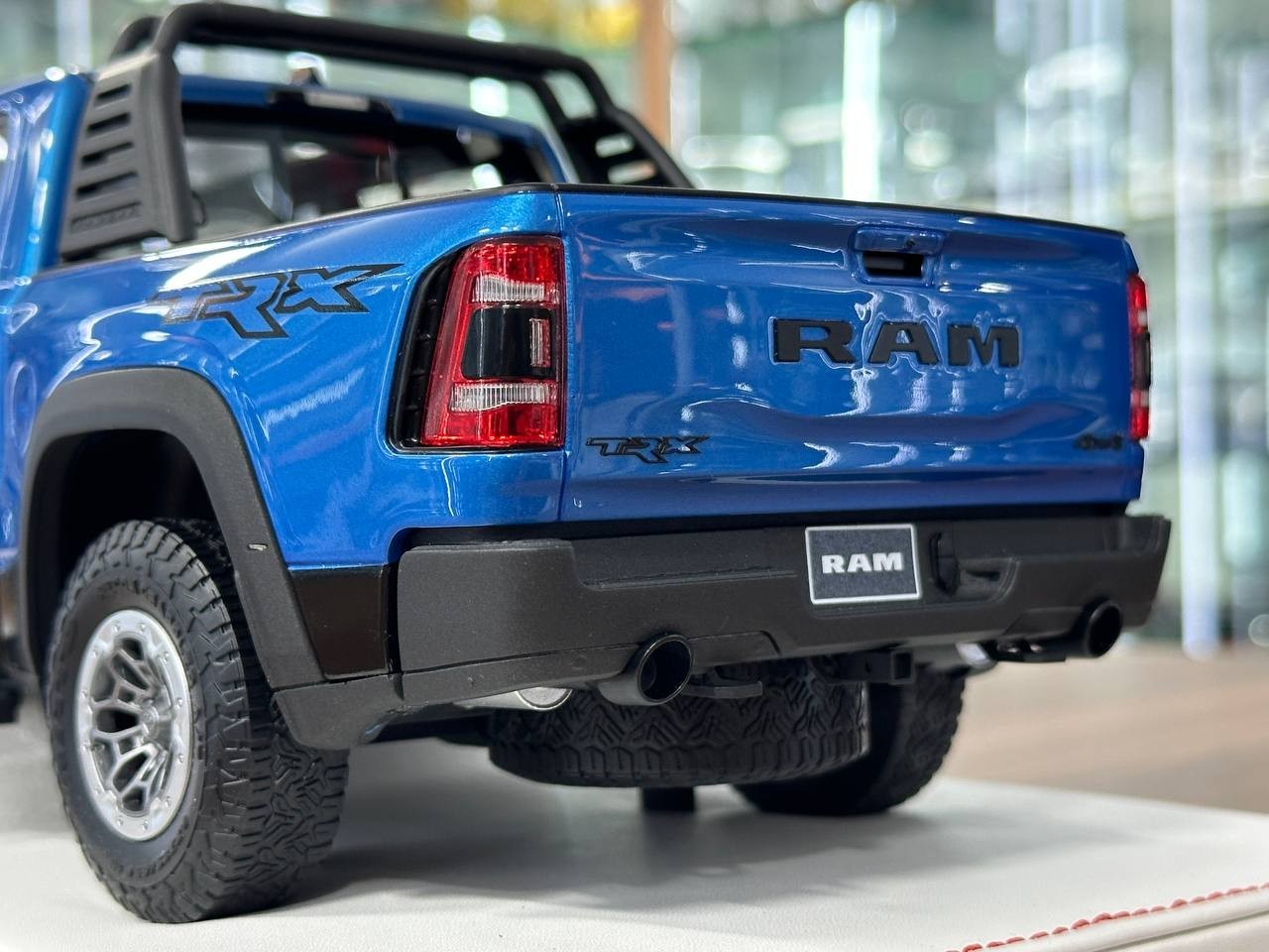 Dodge Ram TRX 1500 by Diamand – Blue – Ltd. Collector Car [1:18 Resin – 40 pcs]